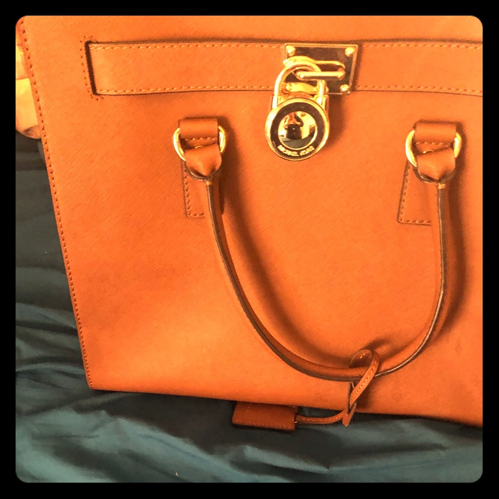 Micheal Kors purse